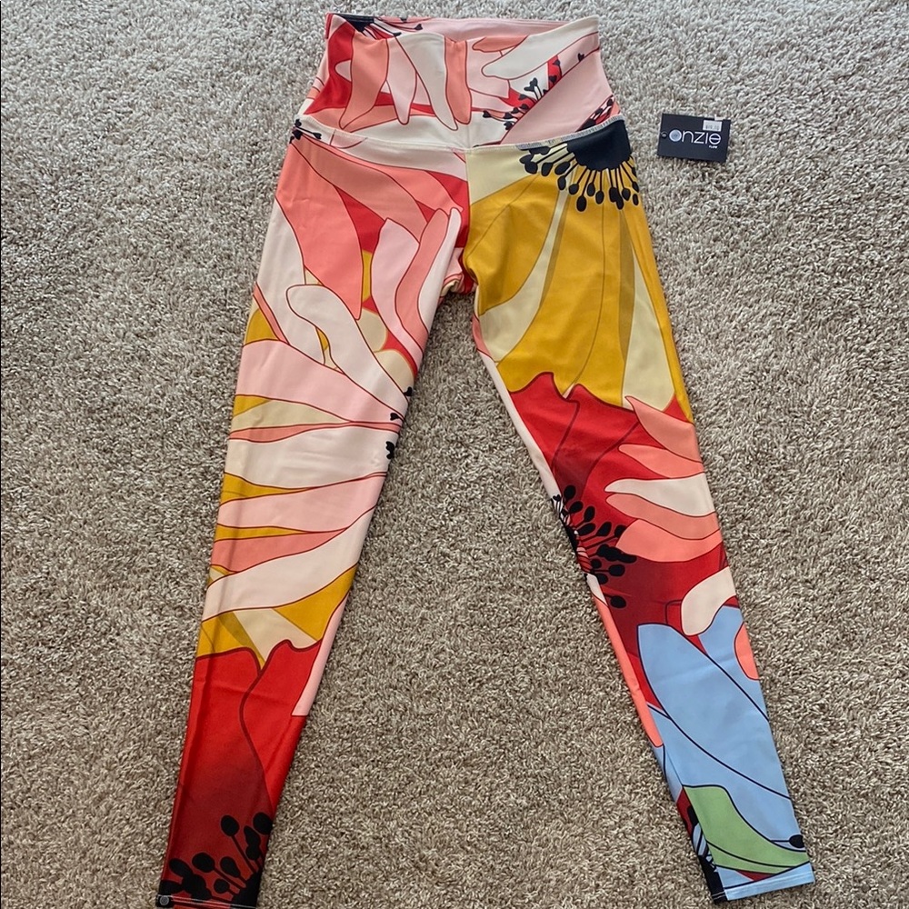 Onzie Flow Yoga Flower Child Graphic high waisted leggings. BNWT - Picture 1 of 8